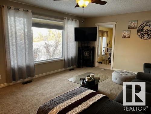 5438 43 Street, Vegreville, AB - Indoor With Fireplace