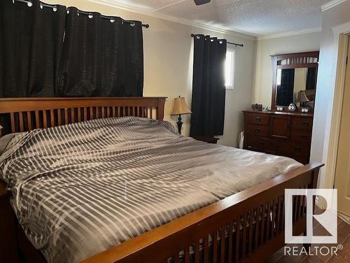 5438 43 Street, Vegreville, AB - Indoor Photo Showing Bedroom