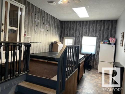 5438 43 Street, Vegreville, AB - Indoor Photo Showing Other Room