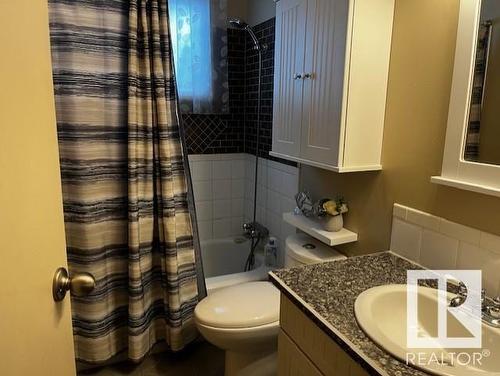 5438 43 Street, Vegreville, AB - Indoor Photo Showing Bathroom