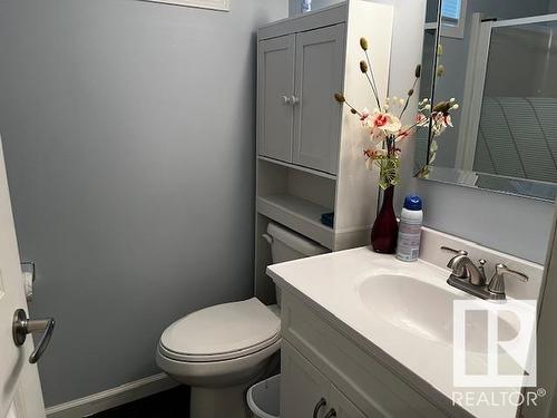 5438 43 Street, Vegreville, AB - Indoor Photo Showing Bathroom