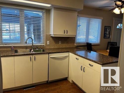 5438 43 Street, Vegreville, AB - Indoor Photo Showing Kitchen With Double Sink