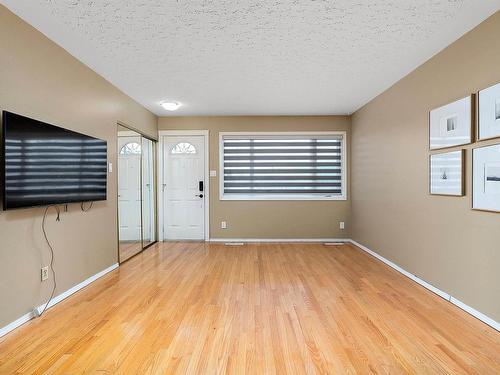 6205 90 Avenue, Edmonton, AB - Indoor Photo Showing Other Room