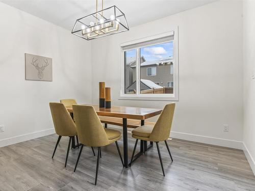 2096 Graydon Hill Crescent, Edmonton, AB - Indoor Photo Showing Dining Room