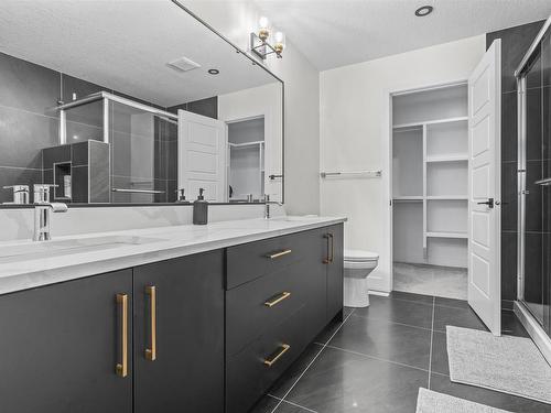 2096 Graydon Hill Crescent, Edmonton, AB - Indoor Photo Showing Bathroom