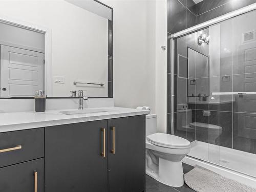 2096 Graydon Hill Crescent, Edmonton, AB - Indoor Photo Showing Bathroom