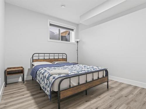 2096 Graydon Hill Crescent, Edmonton, AB - Indoor Photo Showing Bedroom