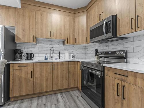 2096 Graydon Hill Crescent, Edmonton, AB - Indoor Photo Showing Kitchen