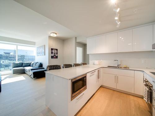 3505 10360 102 Street, Edmonton, AB - Indoor Photo Showing Kitchen With Double Sink