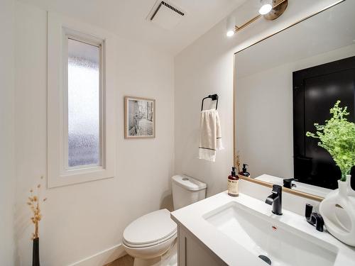 462 Clareview Road, Edmonton, AB - Indoor Photo Showing Bathroom