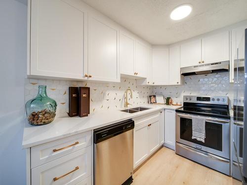 462 Clareview Road, Edmonton, AB - Indoor Photo Showing Kitchen With Double Sink