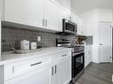 4805 Hawthorn Bend Bend, Edmonton, AB  - Indoor Photo Showing Kitchen 