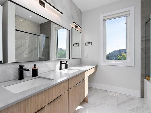 1303 Clement Court, Edmonton, AB - Indoor Photo Showing Bathroom