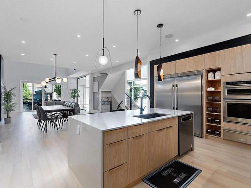 1303 Clement Court, Edmonton, AB - Indoor Photo Showing Kitchen With Upgraded Kitchen