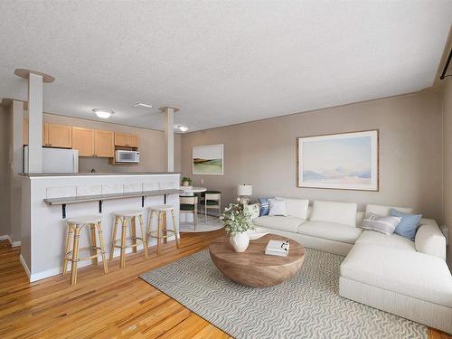 45 11010 124 Street, Edmonton, AB - Indoor Photo Showing Living Room