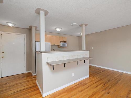 45 11010 124 Street, Edmonton, AB - Indoor Photo Showing Kitchen