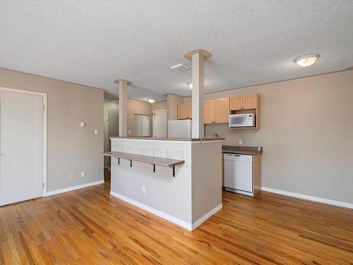 45 11010 124 Street, Edmonton, AB - Indoor Photo Showing Kitchen