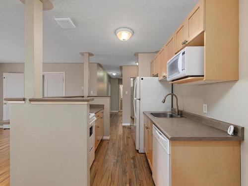 45 11010 124 Street, Edmonton, AB - Indoor Photo Showing Kitchen