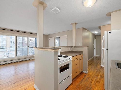 45 11010 124 Street, Edmonton, AB - Indoor Photo Showing Kitchen