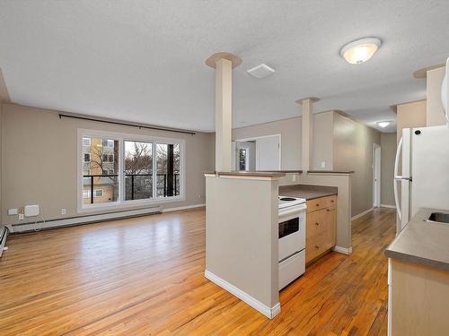 45 11010 124 Street, Edmonton, AB - Indoor Photo Showing Kitchen