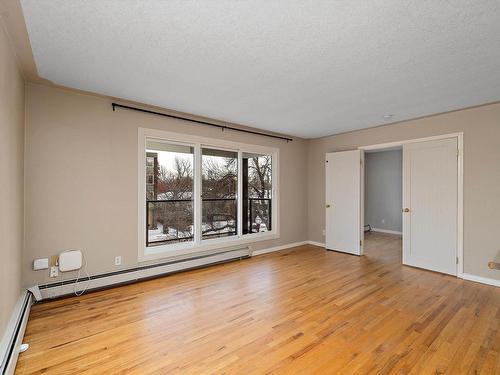 45 11010 124 Street, Edmonton, AB - Indoor Photo Showing Living Room