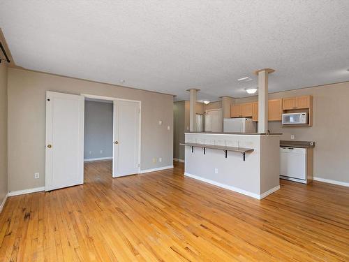 45 11010 124 Street, Edmonton, AB - Indoor Photo Showing Kitchen