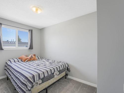 11496 139 Avenue, Edmonton, AB - Indoor Photo Showing Bedroom