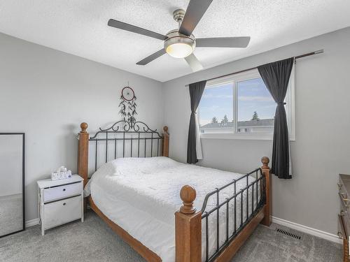 11496 139 Avenue, Edmonton, AB - Indoor Photo Showing Bedroom