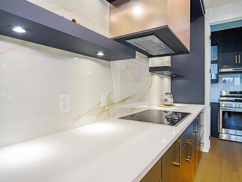 5506 Chegwin Point, Edmonton, AB - Indoor Photo Showing Kitchen With Upgraded Kitchen