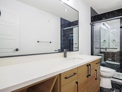 5506 Chegwin Point, Edmonton, AB - Indoor Photo Showing Bathroom