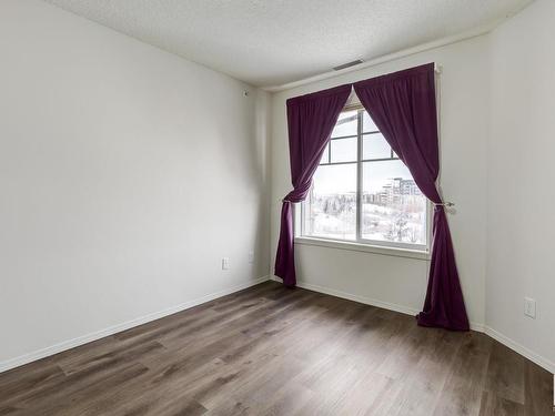 419 2098 Blackmud Creek Drive, Edmonton, AB - Indoor Photo Showing Other Room