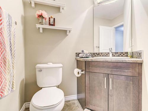 1544 Chapman Way, Edmonton, AB - Indoor Photo Showing Bathroom