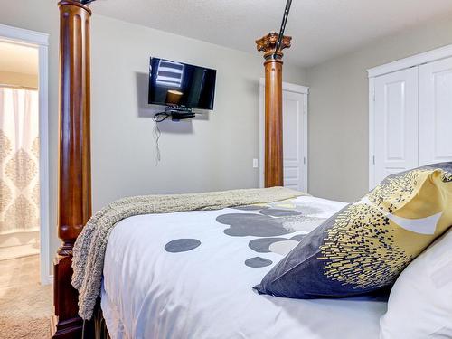 1544 Chapman Way, Edmonton, AB - Indoor Photo Showing Bedroom