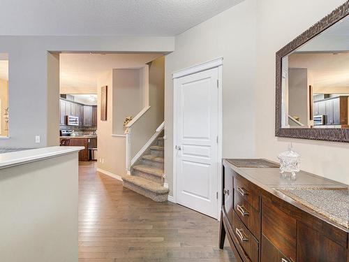 1544 Chapman Way, Edmonton, AB - Indoor Photo Showing Kitchen