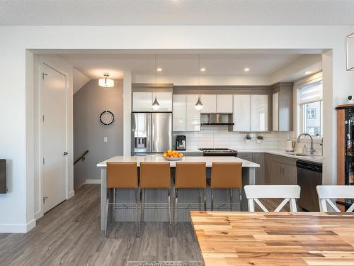 122 16903 68 Street, Edmonton, AB - Indoor Photo Showing Kitchen With Upgraded Kitchen