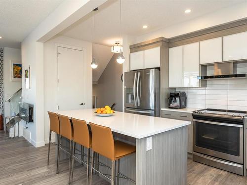 122 16903 68 Street, Edmonton, AB - Indoor Photo Showing Kitchen With Upgraded Kitchen