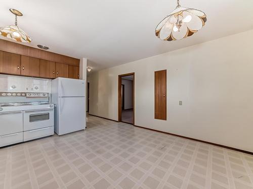 12904 & 12908 95A Street, Edmonton, AB - Indoor Photo Showing Kitchen