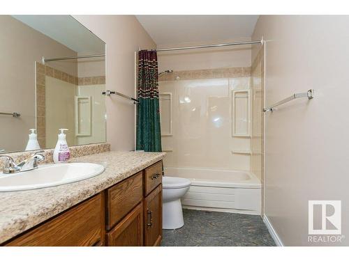 10672 153 Avenue, Edmonton, AB - Indoor Photo Showing Bathroom