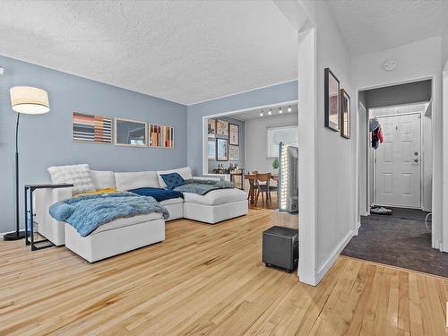 14603 104 Avenue, Edmonton, AB - Indoor Photo Showing Bedroom