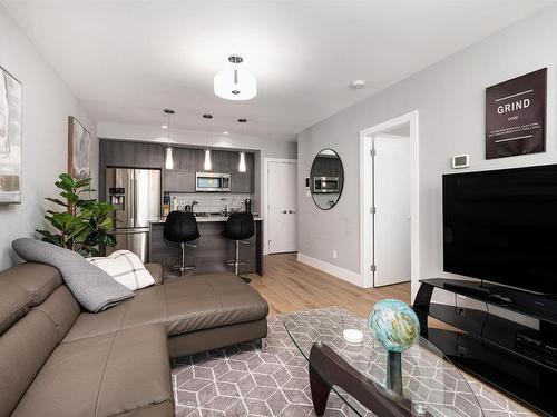 1404 11969 Jasper Avenue, Edmonton, AB - Indoor Photo Showing Living Room