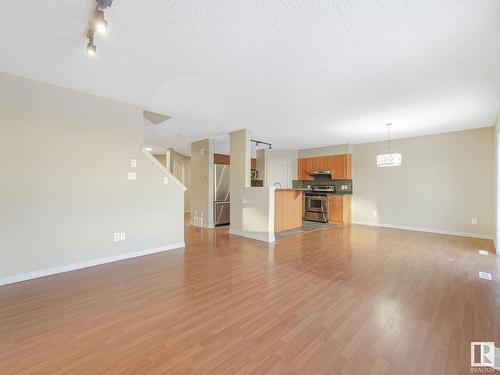 8608 7 Avenue, Edmonton, AB - Indoor