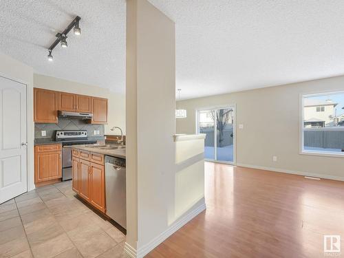 8608 7 Avenue, Edmonton, AB - Indoor Photo Showing Kitchen