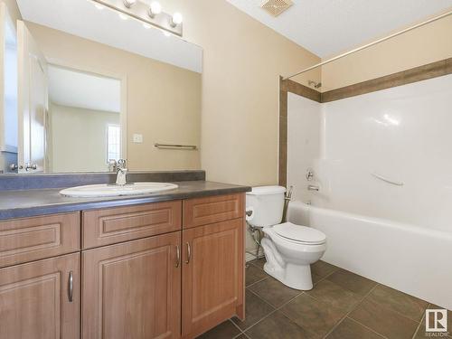 8608 7 Avenue, Edmonton, AB - Indoor Photo Showing Bathroom