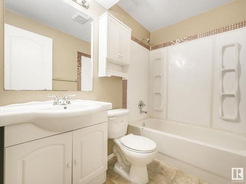 8608 7 Avenue, Edmonton, AB - Indoor Photo Showing Bathroom