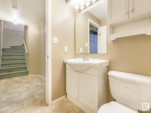 8608 7 Avenue, Edmonton, AB - Indoor Photo Showing Bathroom