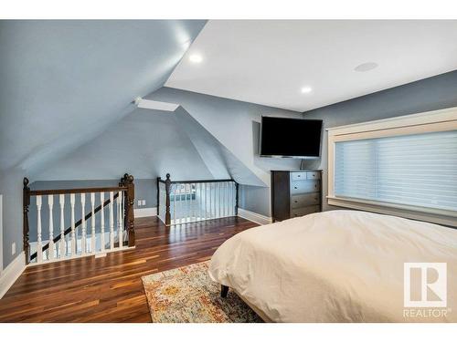 11212 99 Avenue, Edmonton, AB - Indoor Photo Showing Bedroom