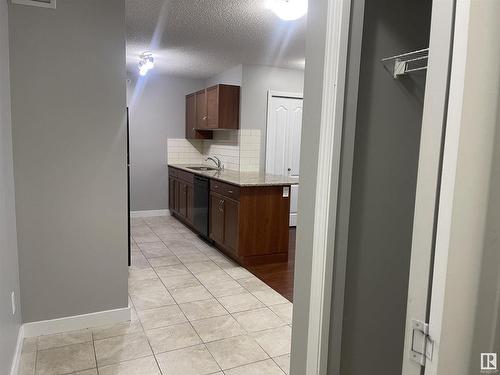 Edmonton, AB - Indoor Photo Showing Kitchen