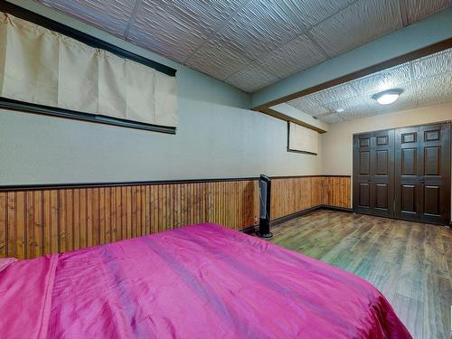 20204 130 Avenue, Edmonton, AB - Indoor Photo Showing Bedroom