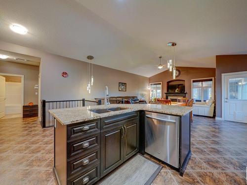 20204 130 Avenue, Edmonton, AB - Indoor Photo Showing Kitchen