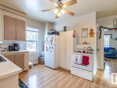 4708 49 St, Calmar, AB - Indoor Photo Showing Kitchen